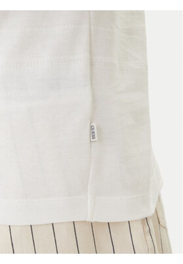Guess Jeans T-Shirt M6GIZ3 KE942 Écru Regular Fit. Materiał: bawełna