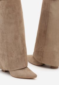 Born2be - Ciemnobeżowe Kozaki na Słupku z Wywiniętą Cholewką Gafsena. Okazja: na co dzień. Kolor: beżowy. Materiał: jeans. Szerokość cholewki: normalna. Obcas: na słupku. Styl: casual. Wysokość obcasa: średni