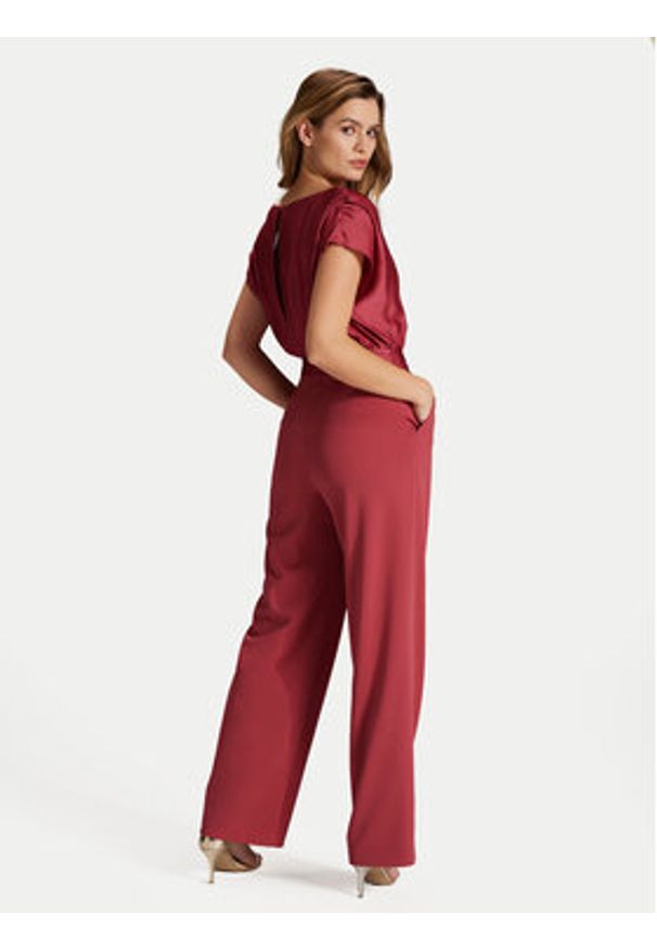 Swing Kombinezon 3AG01000 Czerwony Loose Fit. Kolor: czerwony. Materiał: syntetyk