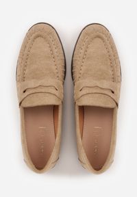 Born2be - Beżowe Marszczone Mokasyny VICES z Wkładką ze Skóry Naturalnej Nerihaneh. Okazja: na co dzień. Kolor: beżowy. Materiał: skóra. Obcas: na płaskiej podeszwie. Styl: casual, klasyczny, elegancki #4