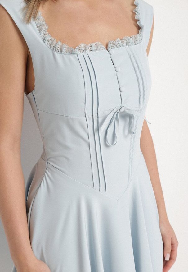 Born2be - Niebieska Rozkloszowana Sukienka Vices w Rustykalnym Stylu z Wiązaniem Gorsetowym Foliora. Okazja: na co dzień. Typ kołnierza: dekolt gorset. Kolor: niebieski. Długość rękawa: na ramiączkach. Typ sukienki: gorsetowe. Styl: casual, klasyczny, elegancki