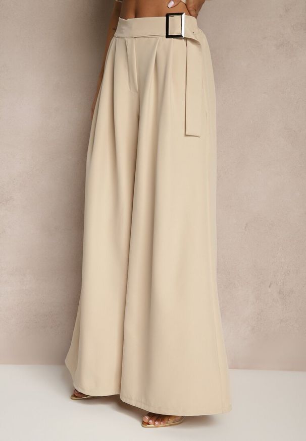 Renee - Beżowy Komplet Garniturowy z Kamizelką i Spodniami o Szerokim Kroju Ravirana. Kolor: beżowy