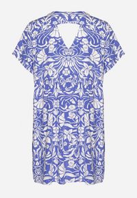 Born2be - Niebieska Pudełkowa Sukienka z Wiskozy w Kwiaty z Guzikami Liramiree. Okazja: na spacer, na imprezę, na co dzień. Kolor: niebieski. Materiał: wiskoza. Wzór: kwiaty. Typ sukienki: proste. Styl: klasyczny, casual, elegancki #2