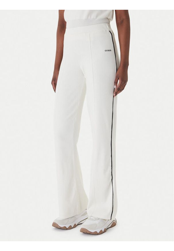 Guess Spodnie dzianinowe V6RB14 Z4642 Écru Regular Fit. Kolor: kremowy. Materiał: syntetyk