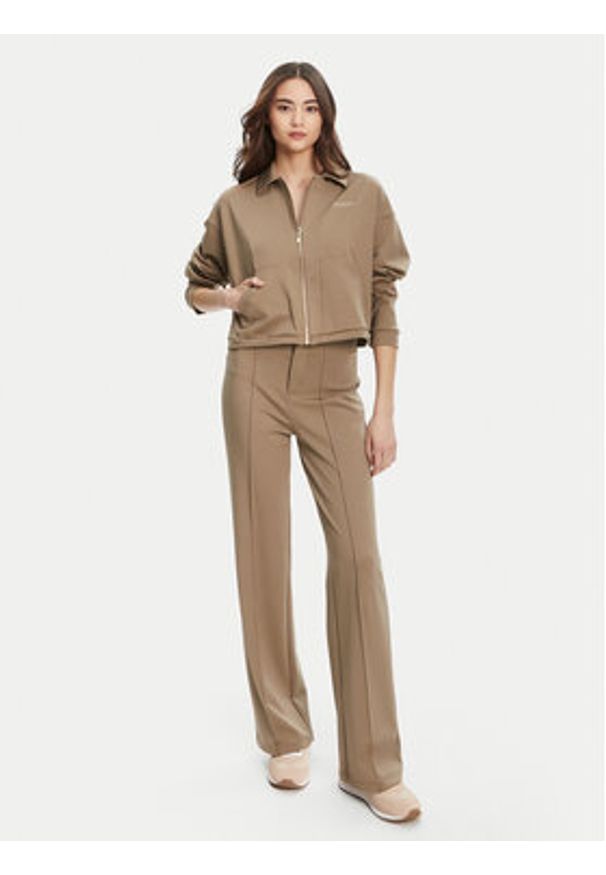 Guess Bluza V5YL08 KCX42 Brązowy Regular Fit. Kolor: brązowy. Materiał: syntetyk