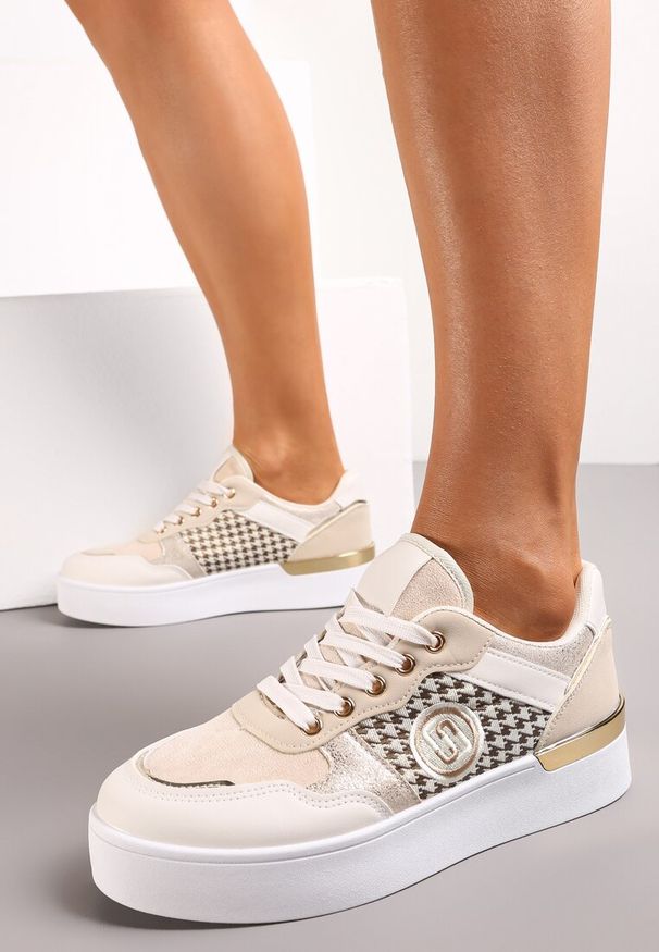 Renee - Beżowe Sznurowane Sneakersy na Grubej Podeszwie z Ozdobną Wstawką Minsa. Kolor: beżowy