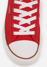 Born2be - Czerwone Klasyczne Trampki z Kauczukowym Noskiem Olithethis. Okazja: na co dzień. Kolor: czerwony. Materiał: kauczuk. Styl: klasyczny #3