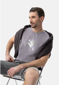 Volcano - T-shirt z motocyklem T-MILE. Materiał: bawełna, jeans, materiał. Długość rękawa: krótki rękaw. Długość: krótkie. Wzór: nadruk. Styl: klasyczny #1