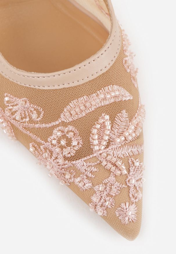 Renee - Beżowe Czółenka Slingback z Siateczki VICES na Kaczuszce z Haftem i Koralikami Vilin. Okazja: na ślub cywilny, na imprezę, na wesele. Zapięcie: pasek. Kolor: beżowy. Wzór: haft. Obcas: na szpilce. Styl: elegancki, klasyczny