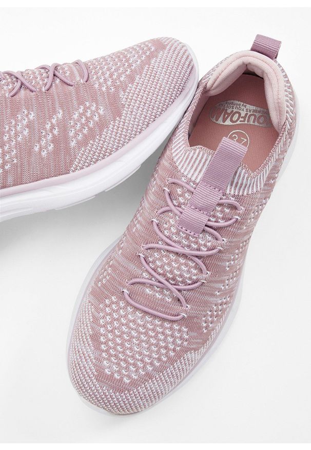 bonprix - Wygodne sneakersy wsuwane z miękkiego materiału. Zapięcie: bez zapięcia. Kolor: fioletowy. Materiał: materiał