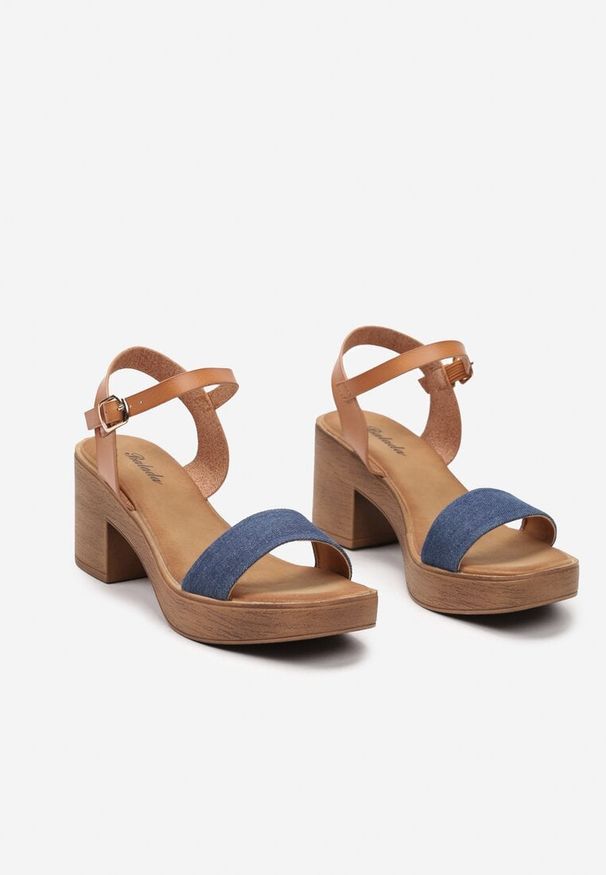 Born2be - Granatowe Sandały na Klocku i Platformie ze Sprzączką Effiora. Okazja: na co dzień. Zapięcie: sprzączka. Kolor: niebieski. Obcas: na platformie. Styl: casual, elegancki, wizytowy. Wysokość obcasa: średni