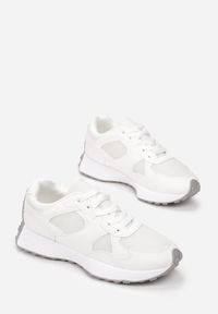 Renee - Białe Sneakersy Petirose. Okazja: na co dzień. Kolor: biały. Materiał: nubuk, syntetyk. Szerokość cholewki: normalna. Wzór: aplikacja #3