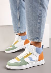 Renee - Biało-Zielone Sneakersy Aura. Nosek buta: okrągły. Zapięcie: sznurówki. Kolor: biały. Obcas: na obcasie. Wysokość obcasa: niski
