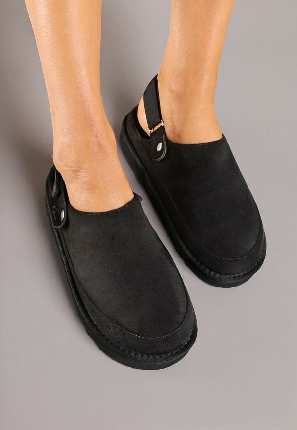 Born2be - Czarne Klapki Chodaki z Paskiem na Pięcie Lilgis. Okazja: na co dzień. Kolor: czarny. Materiał: jeans. Sezon: lato, wiosna. Obcas: na obcasie. Styl: elegancki, casual. Wysokość obcasa: średni