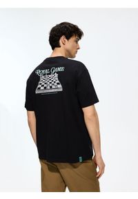 Reserved - T-shirt boxy z nadrukiem na plecach - czarny. Kolor: czarny. Materiał: bawełna, dzianina. Wzór: nadruk #1