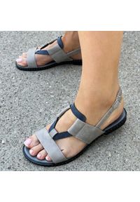 Szare płaskie sandały damskie Jezzi 2060-11. Kolor: szary. Materiał: skóra