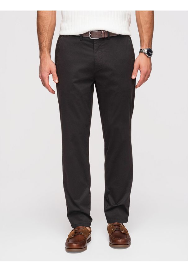 Ombre Clothing - Jednolite męskie spodnie chino REGULAR FIT – czarne V5 - Rozmiar: XL. Okazja: na co dzień, do pracy. Kolor: czarny. Materiał: materiał, bawełna, elastan. Wzór: jednolity. Styl: elegancki, casual