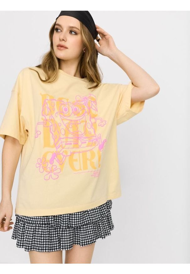 Sinsay - Bawełniana koszulka z nadrukiem SpongeBob - żółty. Kolor: żółty. Materiał: bawełna. Wzór: nadruk