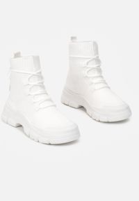 Renee - Białe Sneakersy Phelleope. Wysokość cholewki: za kostkę. Nosek buta: okrągły. Kolor: biały. Materiał: materiał. Szerokość cholewki: normalna. Wzór: aplikacja. Obcas: na płaskiej podeszwie #5