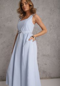 Renee - Niebieska Bawełniano-Wiskozowa Sukienka na Szerokich Ramiączkach z Wąskim Paskiem Alcassa. Typ kołnierza: dekolt kwadratowy. Kolor: niebieski. Materiał: wiskoza, bawełna. Długość rękawa: na ramiączkach. Typ sukienki: rozkloszowane, proste. Styl: elegancki #3
