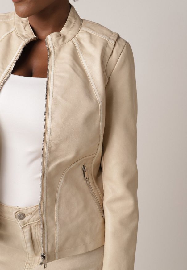 Born2be - Beżowa Taliowana Kurtka Ramoneska z Kontrastowymi Lamówkami Nissalea. Okazja: na co dzień. Kolor: beżowy. Materiał: jeans, skóra, poliester. Styl: casual