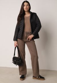 Born2be - Czarna Pikowana Kurtka Przejściowa z Ozdobną Lamówką przy Kapturze Tidorna. Okazja: na spacer, na co dzień. Kolor: czarny. Materiał: poliester, jeans. Styl: casual, elegancki #2