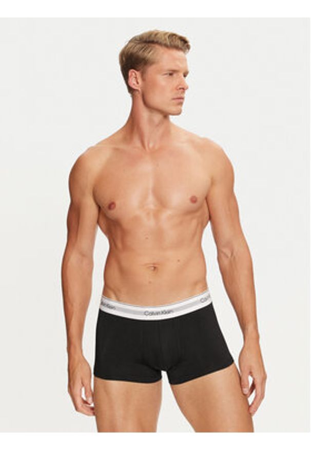 Calvin Klein Underwear Komplet 3 par bokserek 000NB3956A Czarny. Kolor: czarny