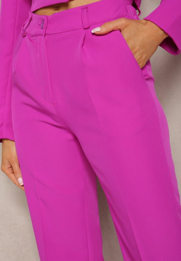 Renee - Fioletowe Spodnie Garniturowe z Lekko Rozszerzanymi Nogawkami Lienta. Okazja: do pracy, na co dzień, na spotkanie biznesowe. Kolor: fioletowy. Materiał: koronka. Styl: klasyczny, casual, elegancki, biznesowy
