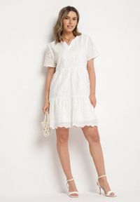 Born2be - Biała Haftowana Bawełniana Sukienka z Ażurowym Wzorem Lumoreline. Okazja: na spacer, na co dzień. Kolor: biały. Materiał: bawełna. Wzór: ażurowy, haft. Sezon: lato. Typ sukienki: proste. Styl: elegancki, casual #3