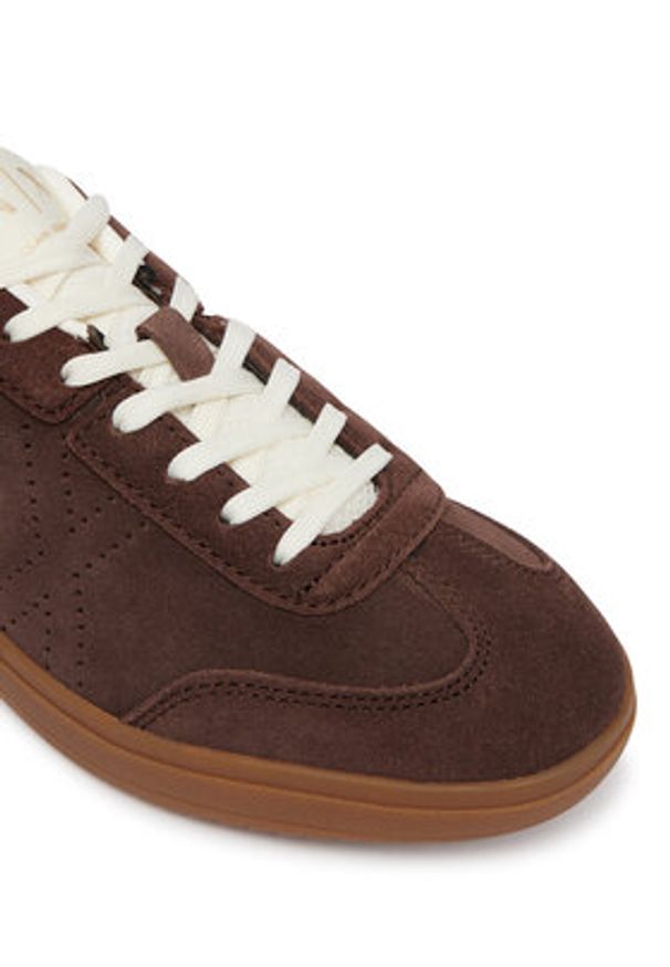 Armani Exchange Sneakersy XW002791 AF23058 MZ729 Brązowy. Kolor: brązowy. Materiał: zamsz, skóra
