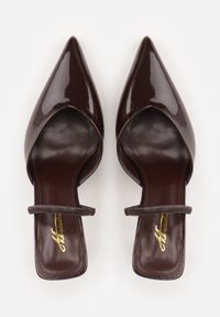 Renee - Brązowe Szpilki z Odkrytą Piętą i Lakierowanym Połyskiem Kianise. Okazja: na imprezę, na co dzień. Kolor: brązowy. Materiał: lakier. Obcas: na szpilce. Styl: wizytowy, rockowy, casual, elegancki #8