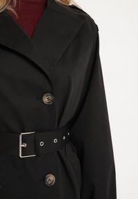 Born2be - Czarny Płaszcz Dwurzędowy Trencz Ozdobiony Paskiem i Pagonami Malwissa. Okazja: na co dzień. Kolor: czarny. Materiał: jeans. Wzór: aplikacja. Sezon: wiosna, jesień. Styl: casual, elegancki #5