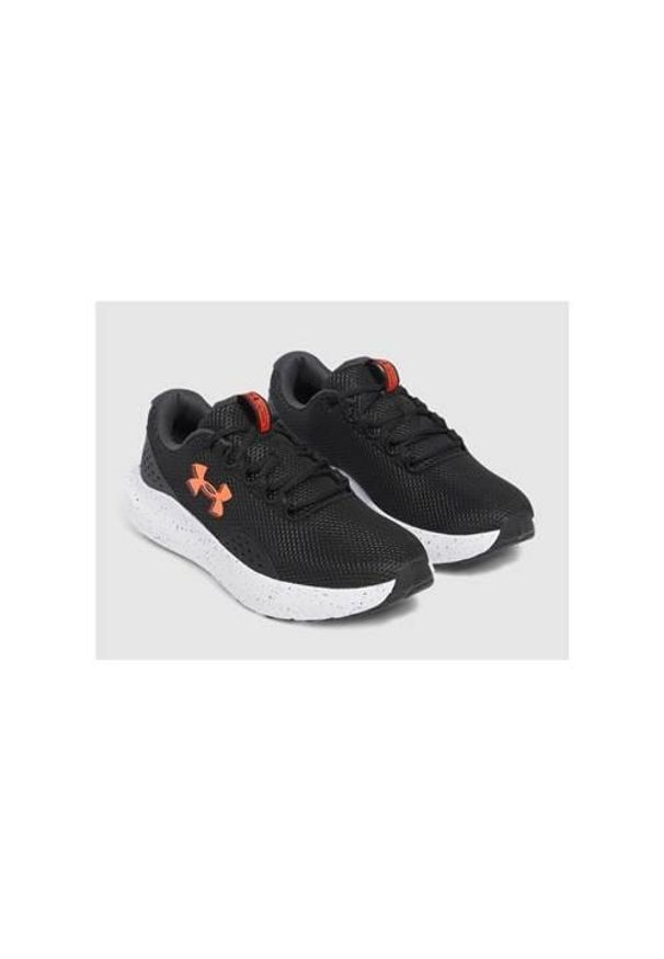 Buty sportowe męskie Under Armour Charged Surge. Zapięcie: sznurówki. Kolor: czarny. Materiał: materiał. Szerokość cholewki: normalna. Sport: bieganie
