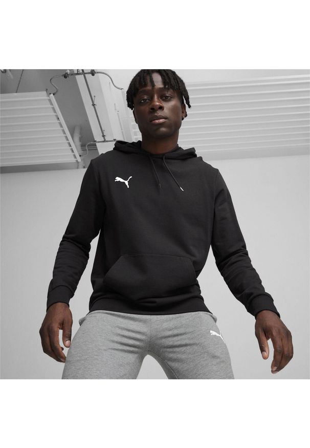 Bluza z kapturem Puma Teamgoal Casuals. Typ kołnierza: kaptur. Kolor: czarny. Sport: piłka nożna