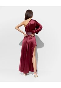 SIMONA CORSELLINI - Bordowa sukienka z jedwabiu. Kolor: czerwony. Materiał: jedwab. Typ sukienki: asymetryczne. Długość: maxi #3