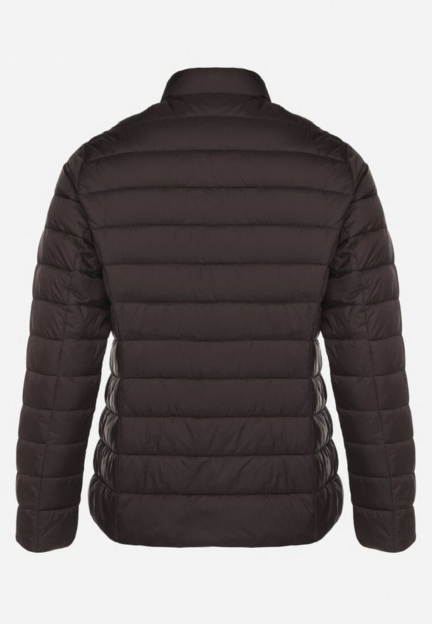 Born2be - Czarna Pikowana Kurtka o Prostym Kroju z Niską Stójką Zeniva. Okazja: na co dzień, na spacer. Typ kołnierza: kołnierzyk stójkowy. Kolekcja: plus size. Kolor: czarny. Materiał: dzianina, jeans. Styl: casual