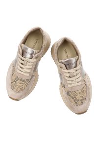 Sneakersy damskie Vinceza, cholewka z połączenia skóry naturalnej zamszowej metaliczne wstawki i klasyczne wiązanie, khaki, 99200. Kolor: szary. Materiał: skóra, zamsz. Szerokość cholewki: normalna #7