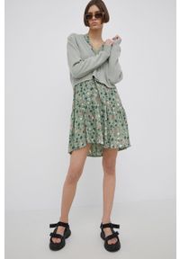JDY sukienka kolor zielony mini rozkloszowana. Kolor: zielony. Materiał: tkanina. Długość rękawa: długi rękaw. Typ sukienki: rozkloszowane. Długość: mini #3