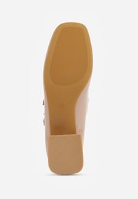 Born2be - Ciemnobeżowe Lakierowane Czółenka na Obcasie Ozdobione Paskami ze Sprzączkami Vomera. Zapięcie: pasek. Kolor: beżowy. Materiał: lakier. Wzór: aplikacja. Obcas: na obcasie. Styl: elegancki, klasyczny, wizytowy. Wysokość obcasa: średni #9