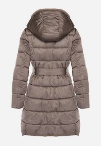 Born2be - Szara Długa Kurtka Ozdobiona Pikowaniem z Nieodpinanym Kapturem i Paskiem Lidaveia. Okazja: na co dzień. Kolor: szary. Materiał: jeans. Długość: długie. Wzór: aplikacja. Styl: casual, klasyczny, elegancki #4