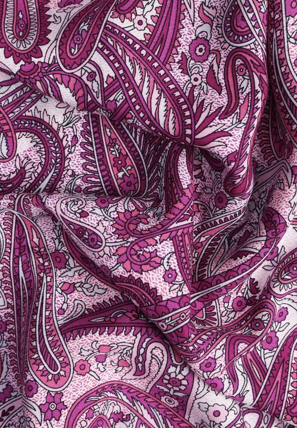 Renee - Fioletowa Bawełniana Sukienka Paisley z Kopertowym Dekoltem z Falbaną i Gumką w Talii Brionea. Okazja: na co dzień. Typ kołnierza: dekolt kopertowy. Kolor: fioletowy. Materiał: bawełna. Długość rękawa: krótki rękaw. Wzór: paisley. Typ sukienki: kopertowe. Styl: elegancki, casual