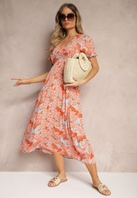 Renee - Pomarańczowa Wiskozowa Sukienka Midi z Krótkimi Rękawami i Głębokim Dekoltem Emsle. Kolor: pomarańczowy. Materiał: wiskoza. Długość rękawa: krótki rękaw. Długość: midi