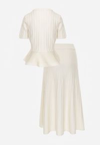 Renee - Beżowy Komplet z Wiskozą Bluzka z Guzikami i Baskinką i Spódnica Narinna. Kolor: beżowy. Materiał: wiskoza #2