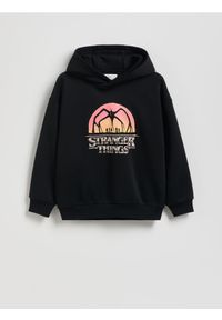 Reserved - Bluza Stranger Things - czarny. Kolor: czarny. Materiał: dzianina, bawełna