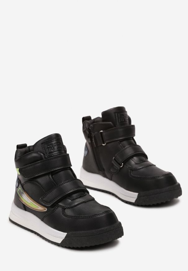 Born2be - Czarne Traperki Sportowe na Rzepy Fir. Okazja: na co dzień. Zapięcie: rzepy. Kolor: czarny. Styl: sportowy