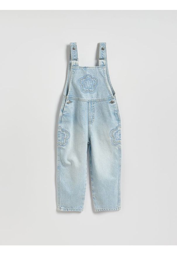 Reserved - Jeansowe ogrodniczki skater - niebieski. Kolor: niebieski. Materiał: jeans