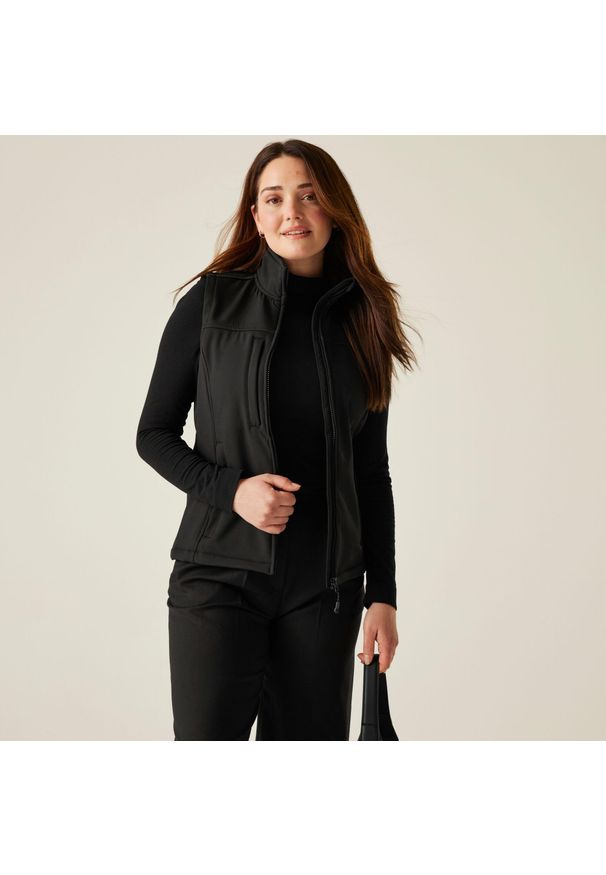 Regatta - Kamizelka robocza softshellowa damska Flux. Kolor: czarny. Materiał: softshell. Długość rękawa: bez rękawów. Sport: turystyka piesza