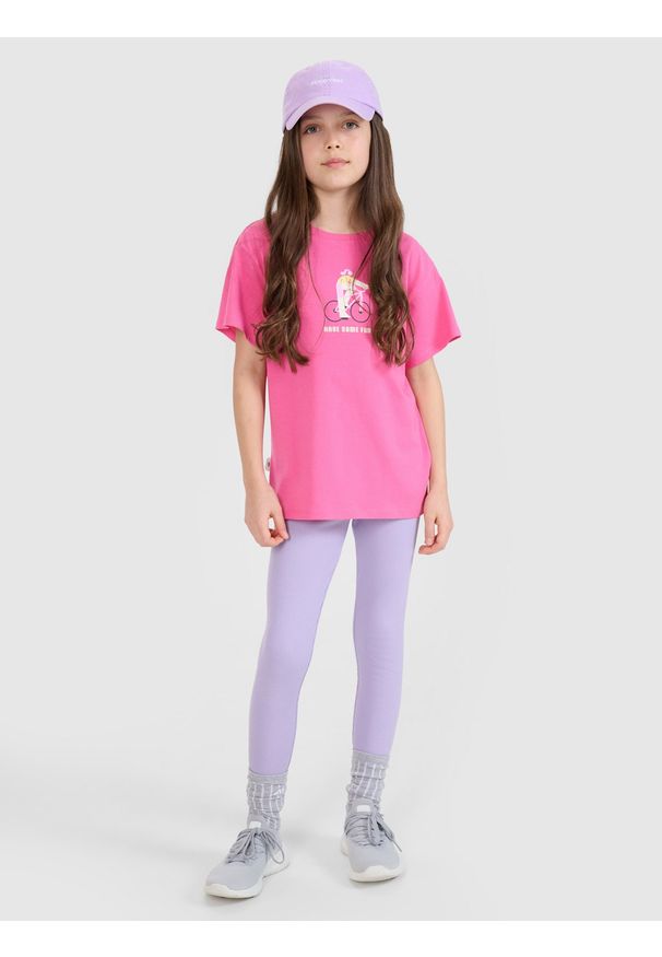 4f - 4F T-shirt regular z nadrukiem dziewczęcy - różowy 122 (6-7 lat). Okazja: na co dzień. Kolor: różowy. Materiał: dzianina, bawełna, jersey. Długość rękawa: krótki rękaw. Długość: krótkie. Wzór: nadruk. Sezon: lato. Styl: klasyczny, elegancki, sportowy, casual