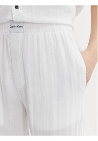 Calvin Klein Underwear Spodnie materiałowe 000QS7140E Biały Relaxed Fit. Kolor: biały. Materiał: bawełna