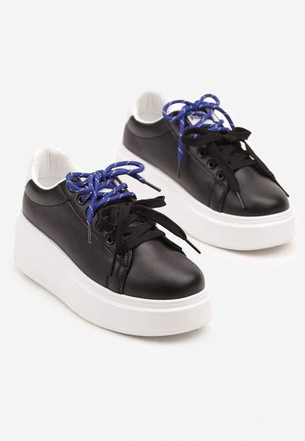 Renee - Czarno-Białe Sneakersy z Podwójnym Sznurowaniem Zdivoria. Kolor: czarny